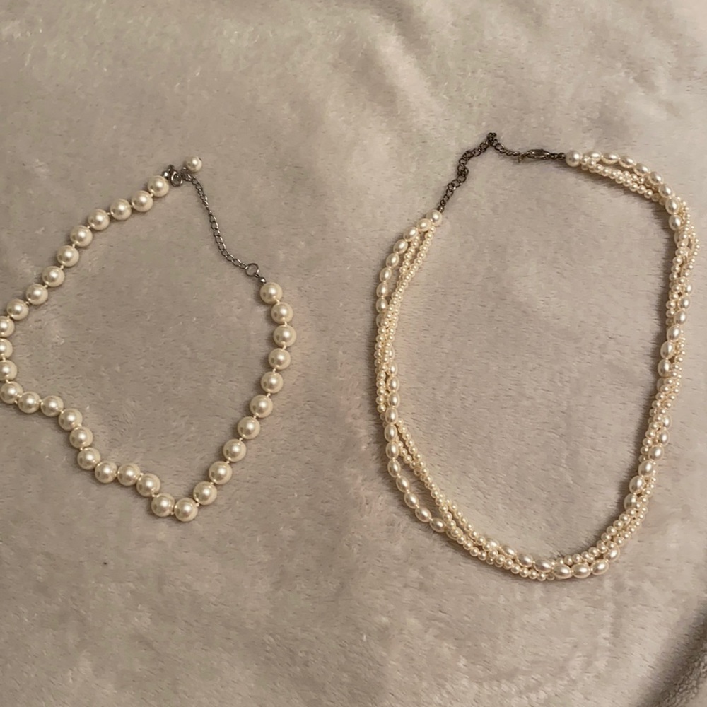 Pearl necklace duo